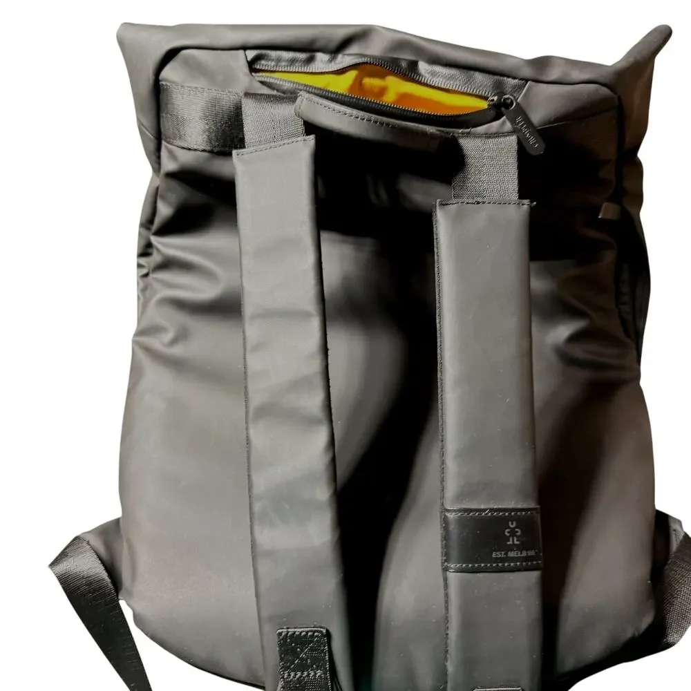 Crumpler backpack street